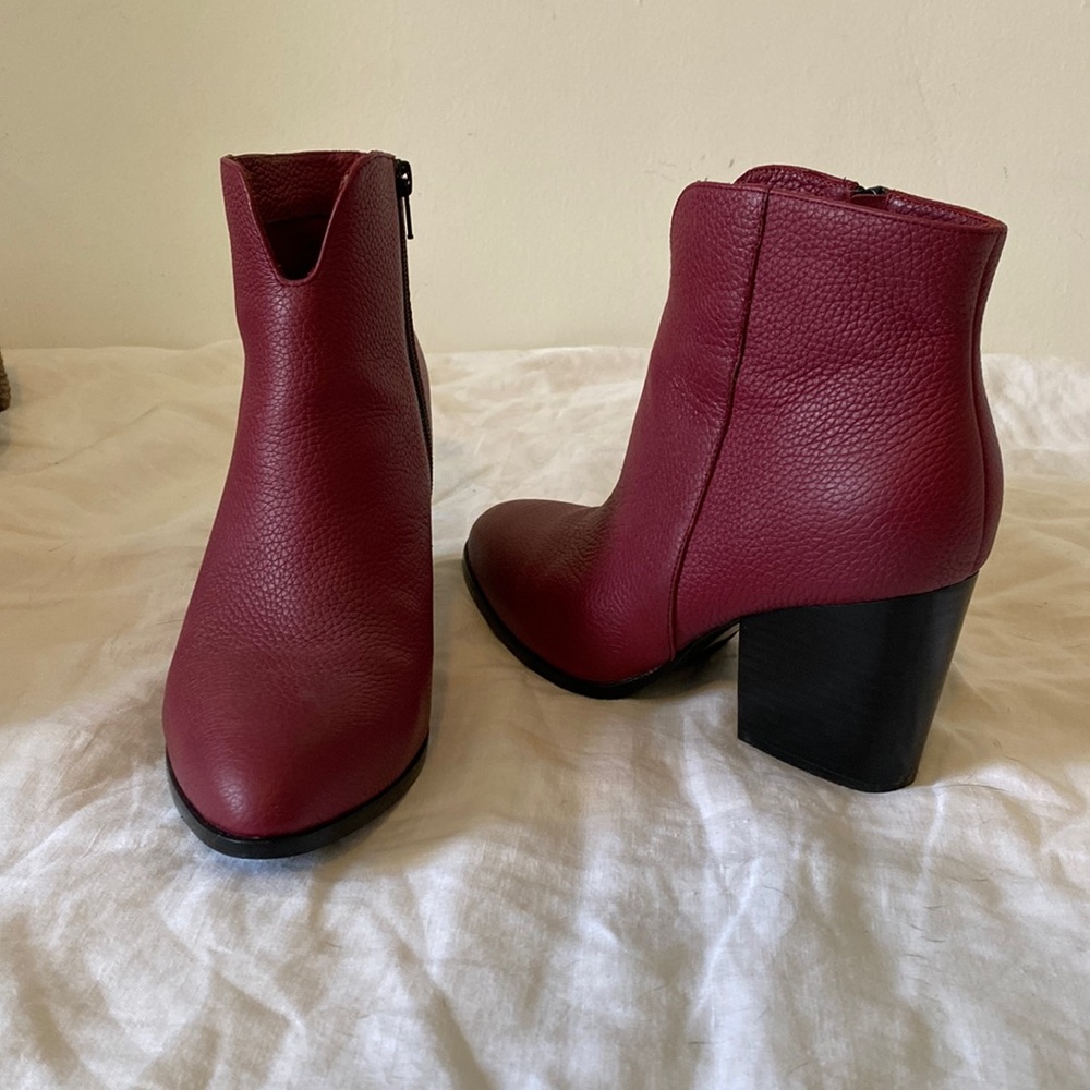 Size 9 charlotte stone leather boot